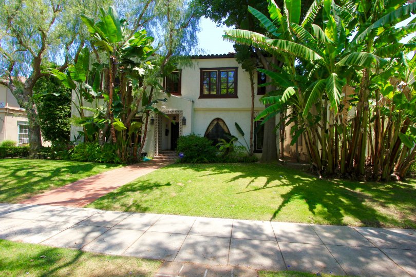 340 N Oakhurst Beverly Hills CA